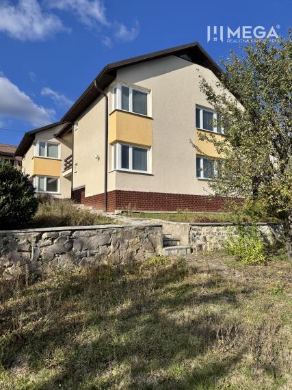 Exkluzívne na predaj rodinný dom na Lieskovej ulici v Humennom