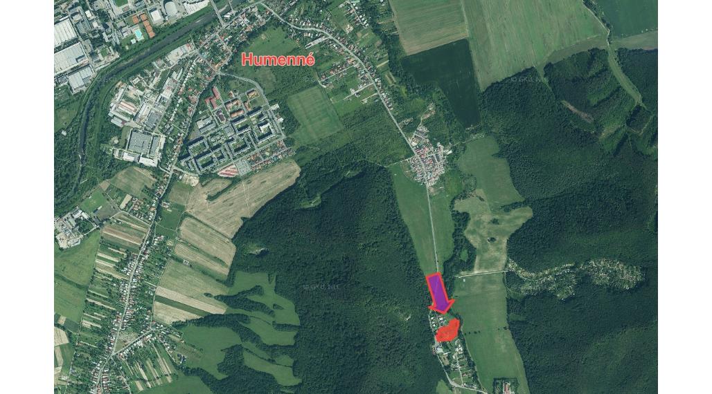Rozsiahly a rovinatý pozemok s vynikajúcim prístupom pri Humennom na predaj!