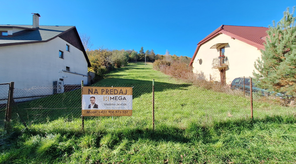 EXKLUZÍVNE NA PREDAJ stavebný pozemok v obci Brestov