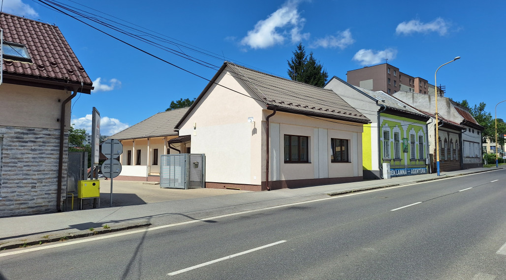 ZNÍŽENÁ CENA NA PRENÁJOM - Budova  v meste Humenné