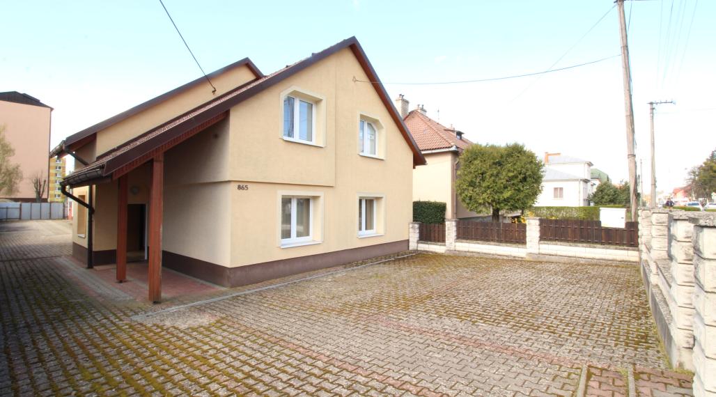 NA PREDAJ: Výnimočná nehnuteľnosť vo Vranove nad Topľou