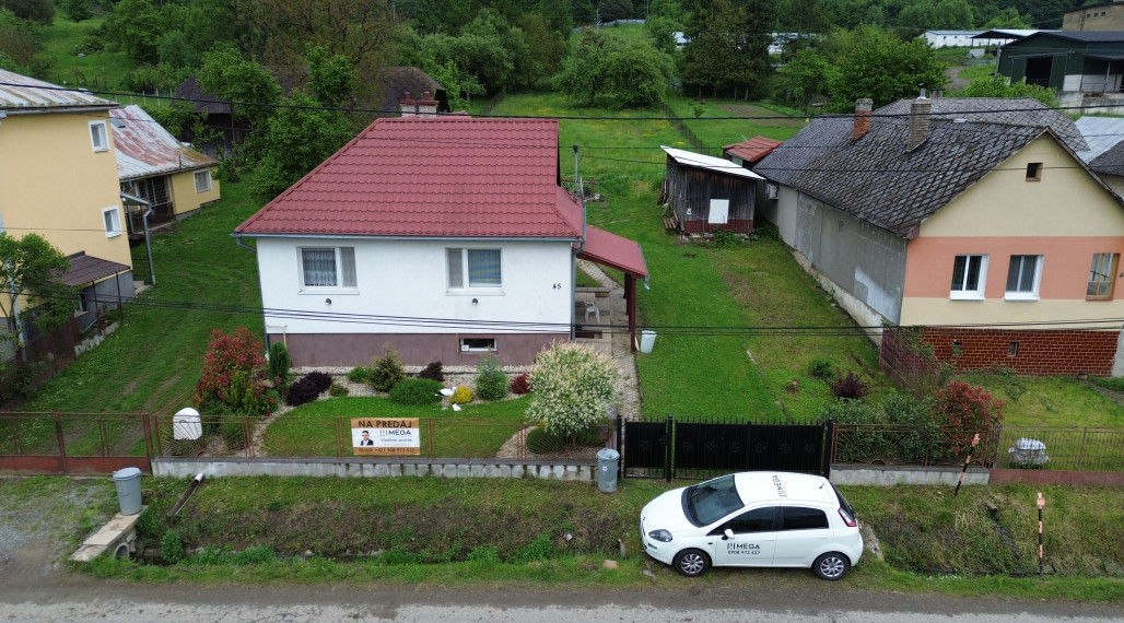 NA PREDAJ - Rodinný dom v obci PČOLINÉ