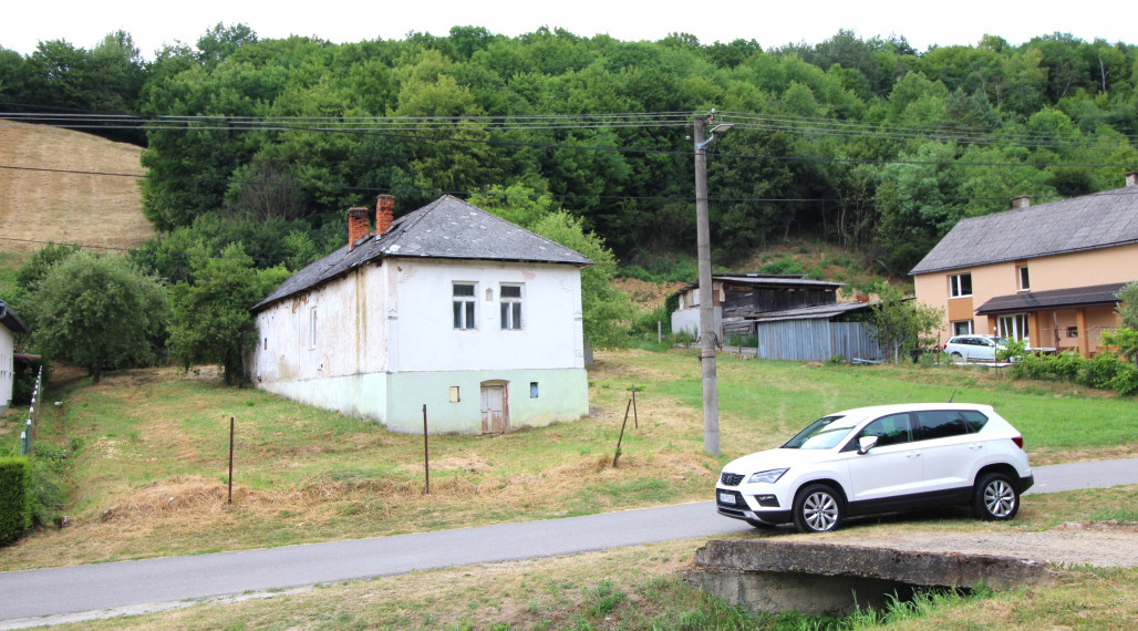 ZĽAVNENÁ CENA-NA PREDAJ VIDIECKY DOM s TOP pozemkom JASENOVCE