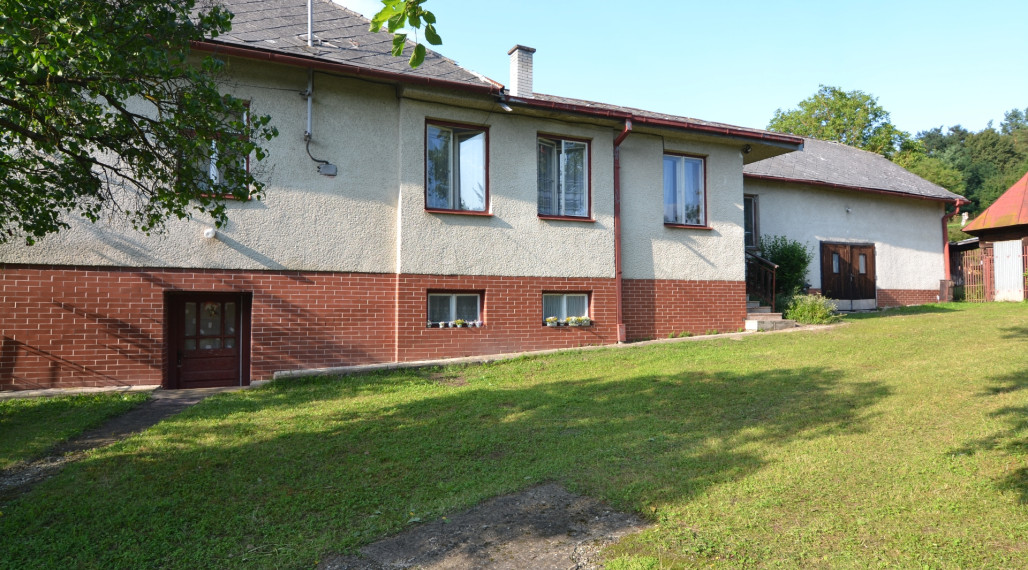 Znížená cena! Na predaj dom v krásnom prostredí obce Vyšné Ladičkovce, exkluzívna ponuka.