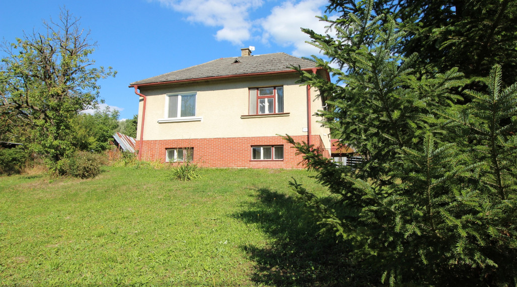 Na predaj rodinný dom v krásnom prostredí obce Vyšné Ladičkovce, exkluzívna ponuka.