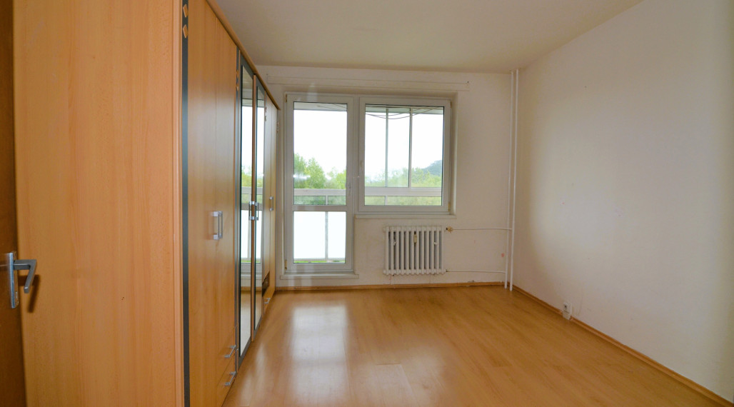 PREDAJ priestranného 4-izbového bytu v HUMENNOM