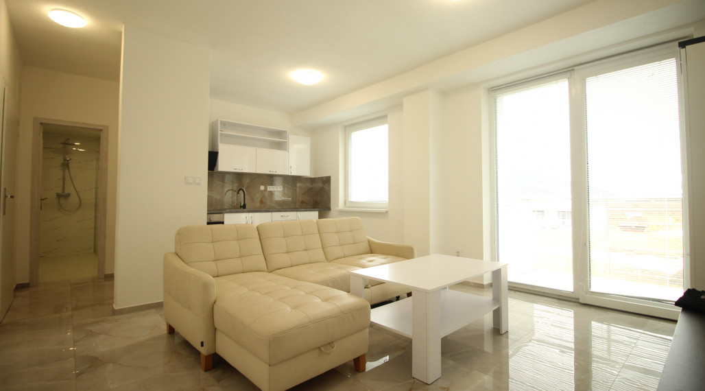 NA PRENÁJOM - Moderný 2-izbový byt v Strážskom