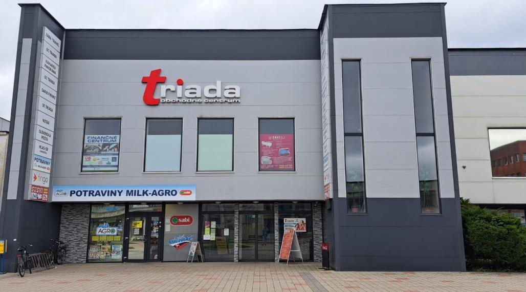 NA PRENÁJOM - kancelária v OC triada v meste Humenné