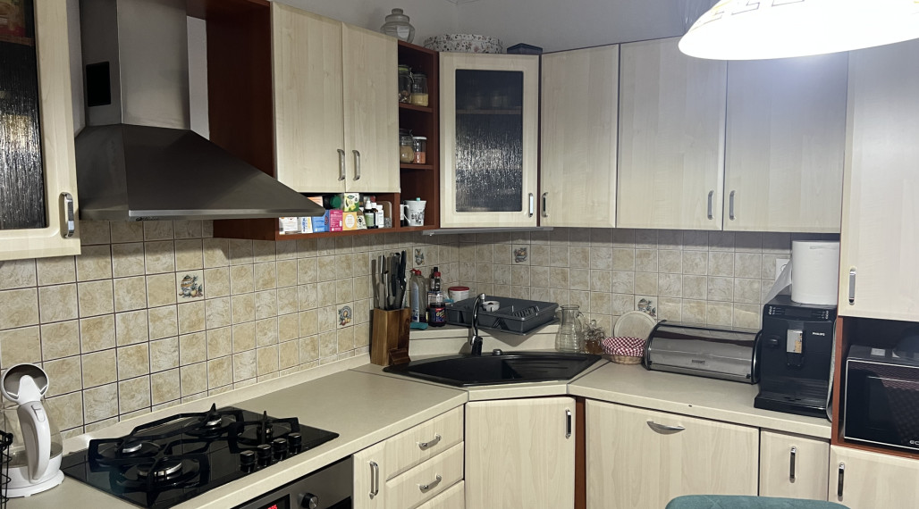 Mega realitná kancelária ponúka na predaj 3 izbový byt na TŘEBIČSKEJ