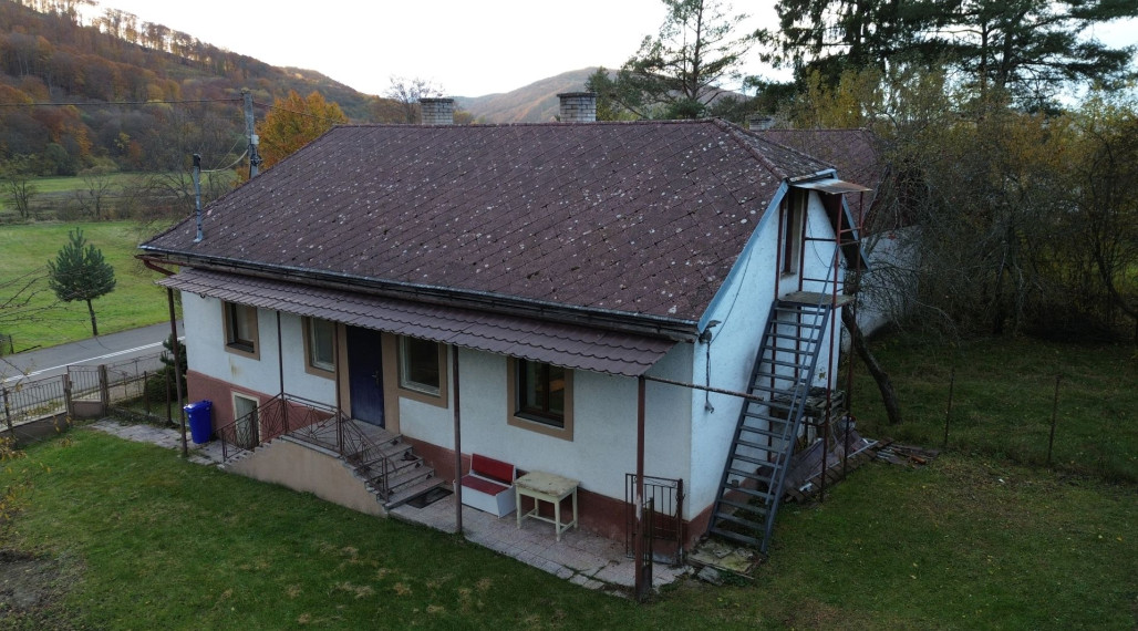 PREDAJ DOMU SO ZÁHRADOU V OBCI UBĽA