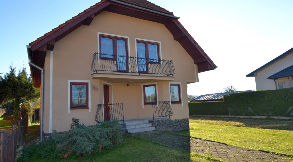 Na prenájom priestranný rodinný dom v obci Modra nad Cirochou