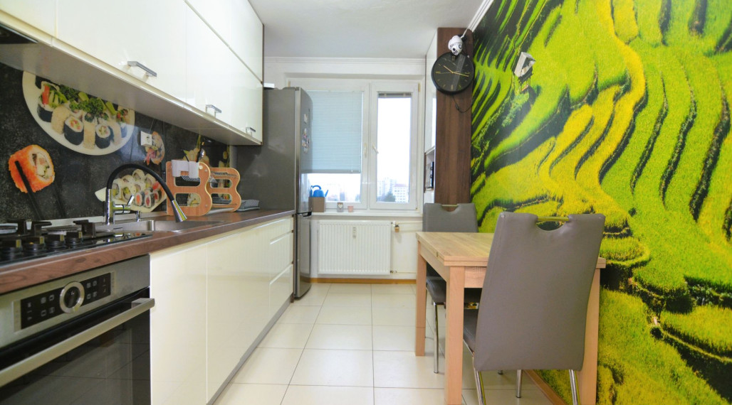 PREDAJ 3-izbového BYTU (72 m2) v HUMENNOM ulica LABORECKÁ