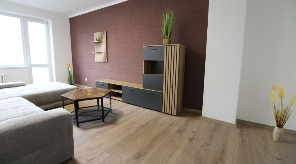 REZERVOVANÉ - 2izb. byt, zariadený, Ševčenková ul, mesto Humenné