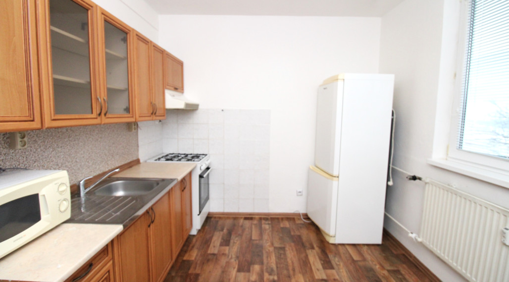 REZERVOVANÝ PRIESTRANNÝ 3-IZBOVÝ BYT S LOGGIOU - HUMENNÉ