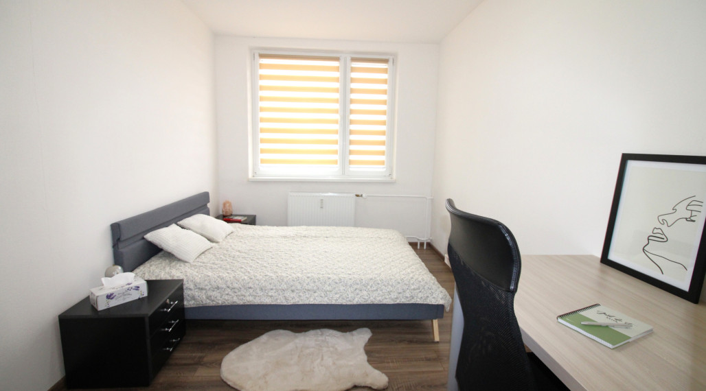 REZERVOVANÝ ZARIADENÝ 2-izbový BYT PO REKONŠTRUKCII – HUMENNÉ