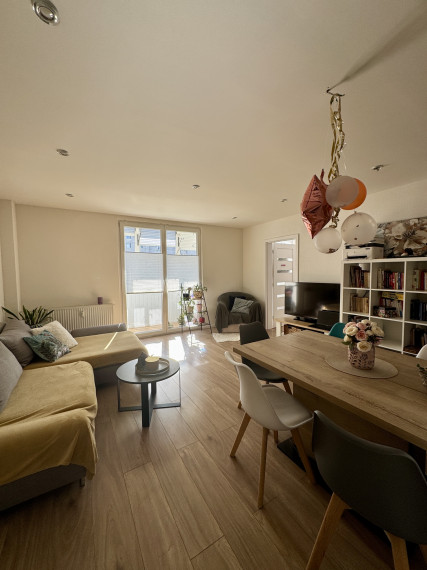 Na predaj veľký 5 izbový byt s balkón na sidl. III v Humennom