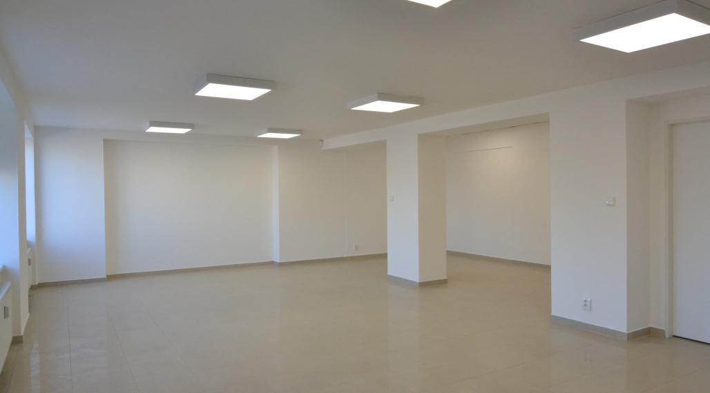 Na prenájom - priestor na prízemí 61,50 m2 na ul. Tolstého v meste Humenné