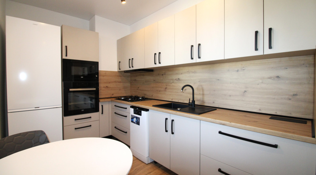 NA PRENÁJOM ÚPLNE NOVÝ 2-IZBOVÝ BYT V ŠIRŠOM CENTRE - HUMENNÉ