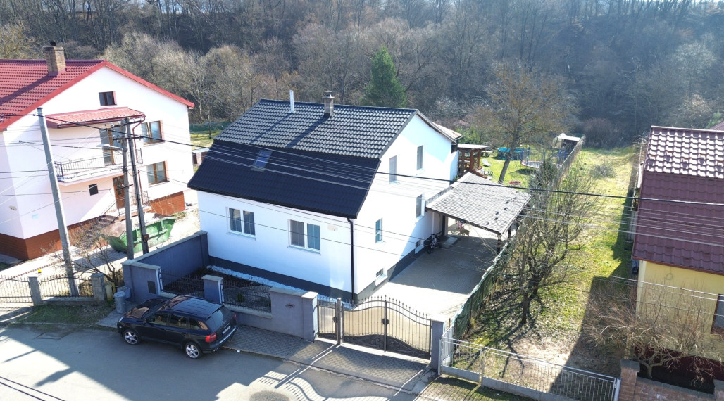 NA PREDAJ UNIKÁTNY RODINNÝ DOM V SRDCI MESTA MEDZILABORCE