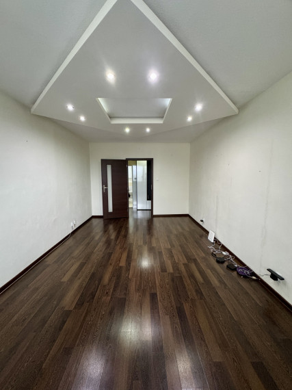 Na predaj veľký 3 izbový byt s balkónom na sidl.III v Humennom