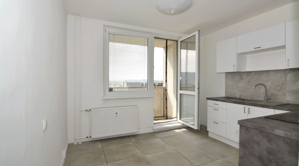 PRENÁJOM 1-IZBOVÉHO BYTU (40 m2) s dvomi balkónmi HUMENNÉ