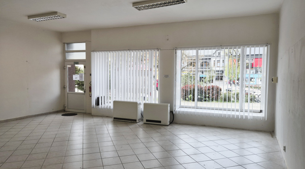 PRENÁJOM OBCHODNÉHO PRIESTORU PRIAMO V CENTRE HUMENNÉHO