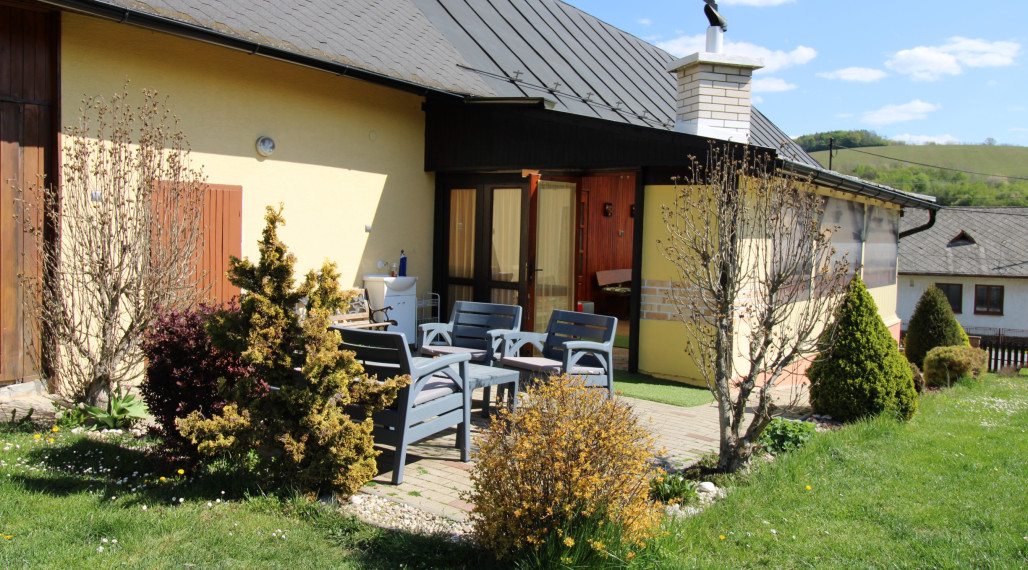 NA PREDAJ DOM GIGLOVCE blízko DOMAŠE S VLASTNOU VINÁRNIČKOU