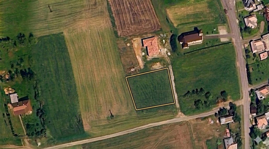 NA PREDAJ: Priestranný pozemok 2126 m² obec Víťazovce – ideálny na výstavbu rodinného domu