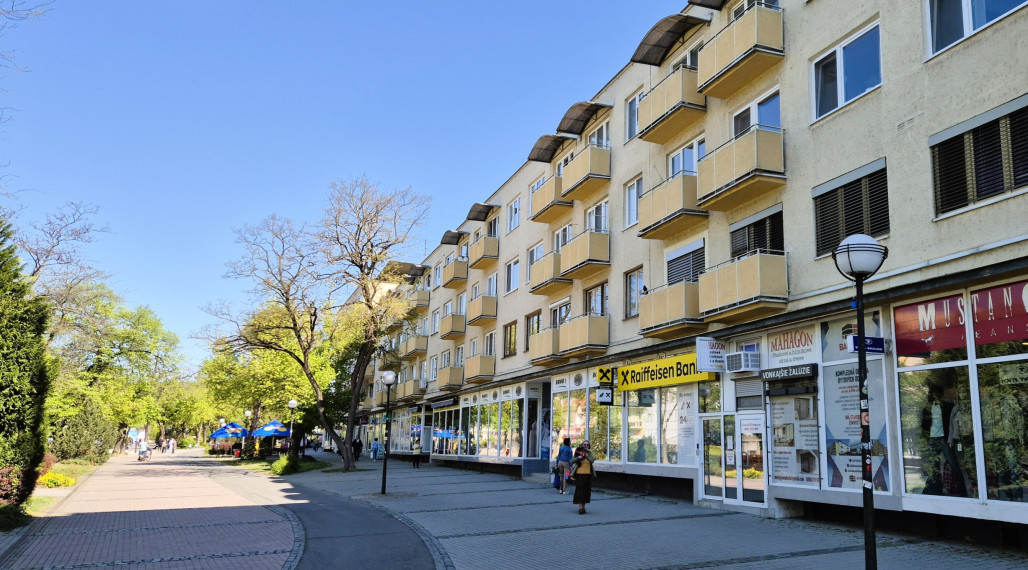 REZERVOVANÉ - PRENÁJOM 3-izbového bytu (60 m2) v centre mesta Humenné