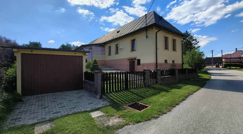 NA PREDAJ RODINNÝ DOM S VINÁRNIČKOU GIGLOVCE okr. VRANOV n/T