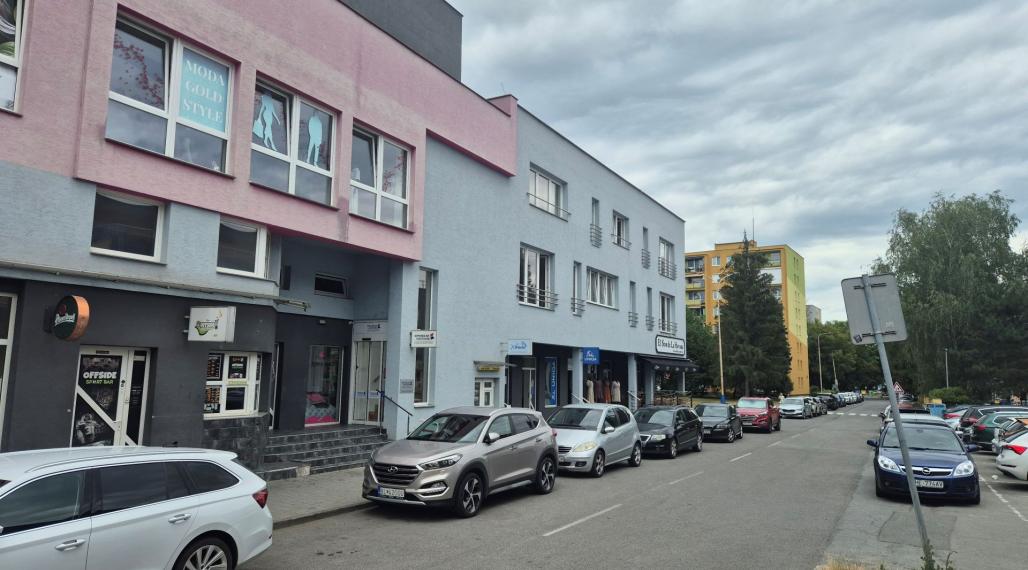 PRENÁJOM kancelárskych priestorov (42 m2) v CENTRE MESTA HUMENNÉ