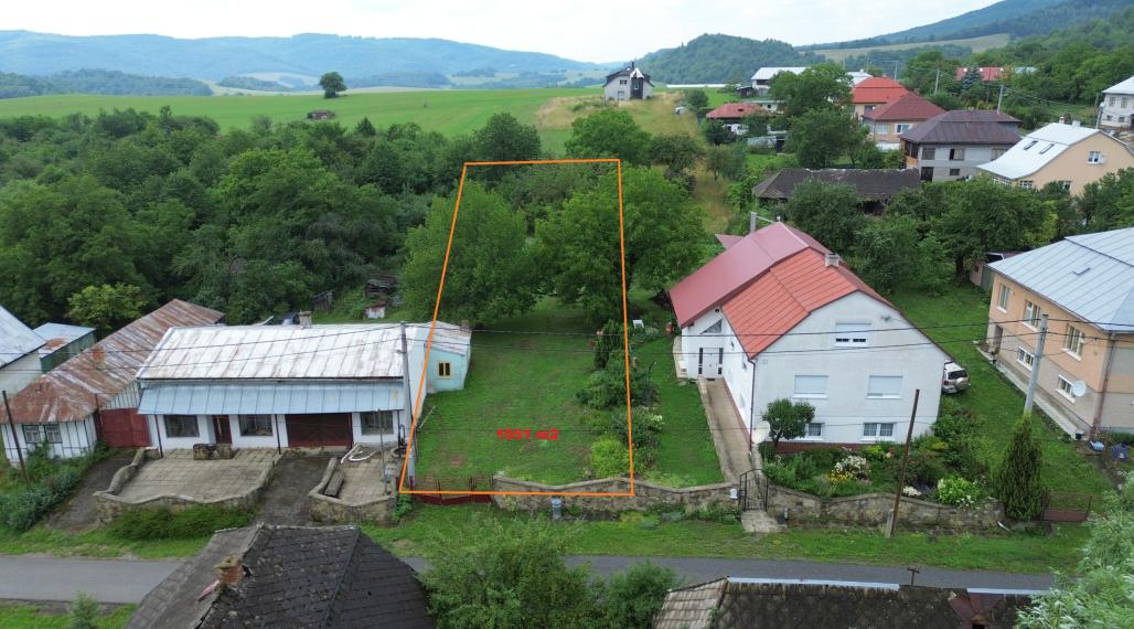 NA PREDAJ stavebný POZEMOK s LETNOU KUCHYŇOU v obci OĽŠINKOV