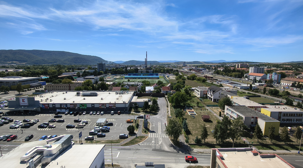 NA PRENÁJOM KANCELÁRIA IDEÁLNA NA SLUŽBY 35m² - HUMENNÉ