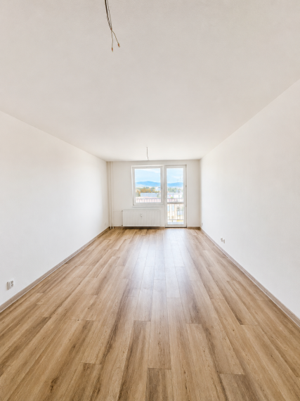 Na predaj  – 2 izbový byt s balkónom v Strážskom