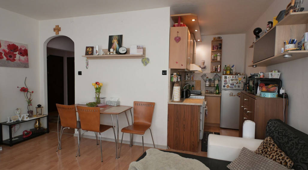 NOVÁ CENA za PREDAJ 2-izbového bytu (40 m2) HUMENNÉ sídl. 3