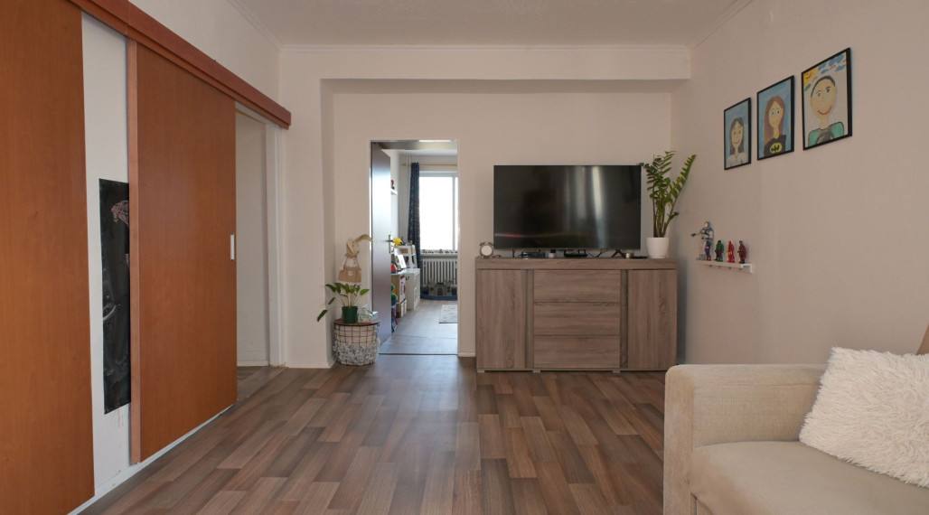 NOVÁ CENA za PREDAJ 2-izbového bytu (55 m2) s balkónom v HE