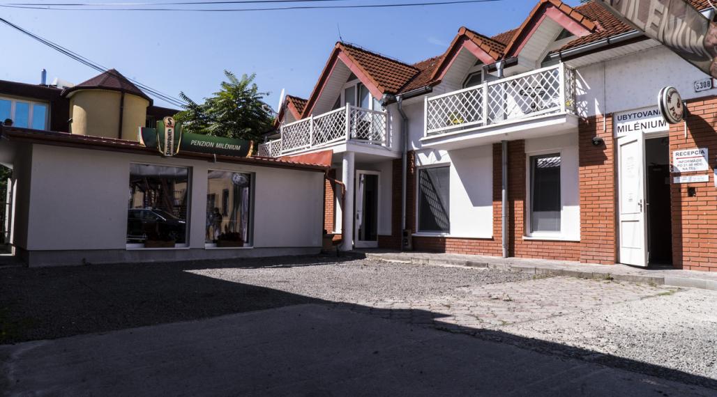 Na predaj nehnuteľnosť - zabehnutý penzión v centre mesta Humenné
