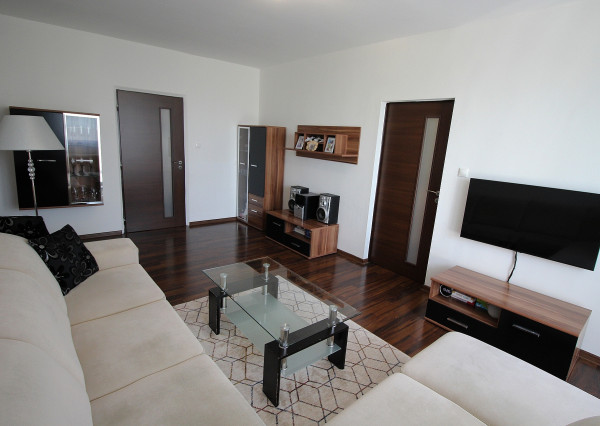 PREDANÉ - Exkluzívne na predaj priestranný 3 izbový byt v meste Humenné