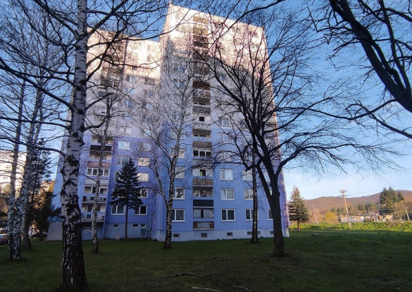 PREDANÉ-PREDAJ veľkého 4-izbového BYTU v HUMENNOM