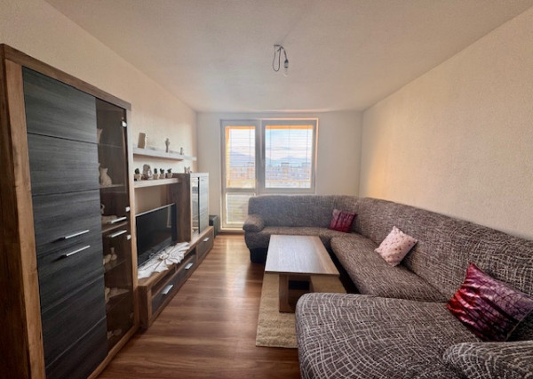 PREDANÉ- Exkluzívne 3 izbový byt s balkónom na Mierovej ulici v Humennom