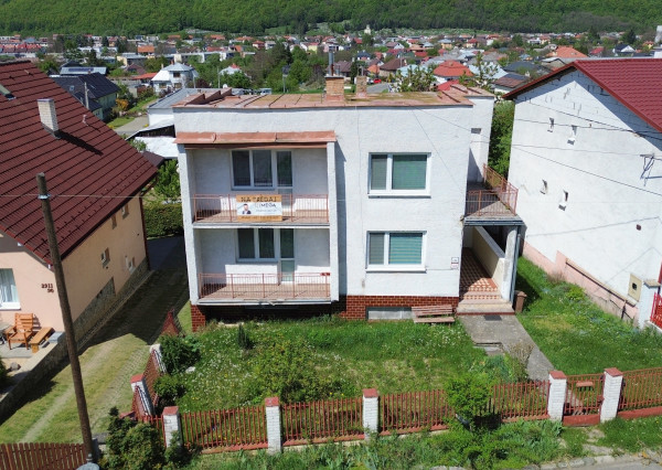 PREDANÝ  - Na predaj rodinný dom v meste SNINA