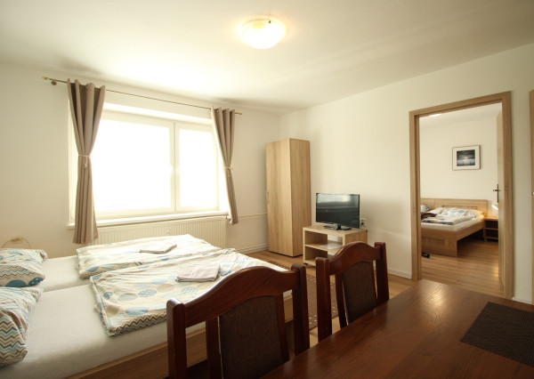 PREDANÝ ŠTÝLOVÝ 3-izbový BYT V CENTRE HUMENNÉ byt č.3 vľavo