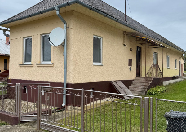 PREDANÉ - Rodinný dom v obci Rovné okr. Humenné