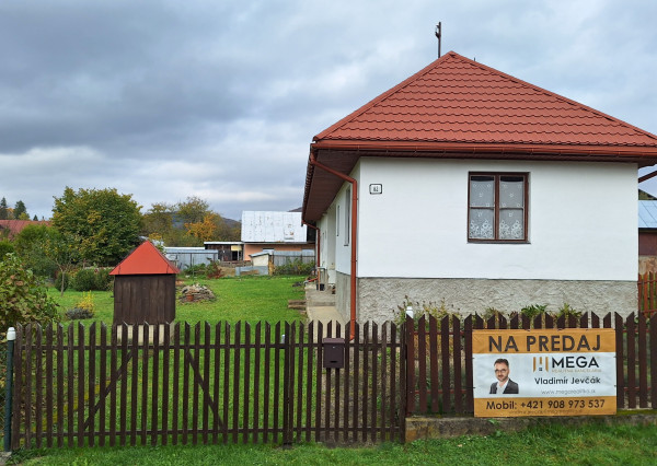 PREDANÉ - RODINNÝ DOM - CHALUPA v obci HABURA