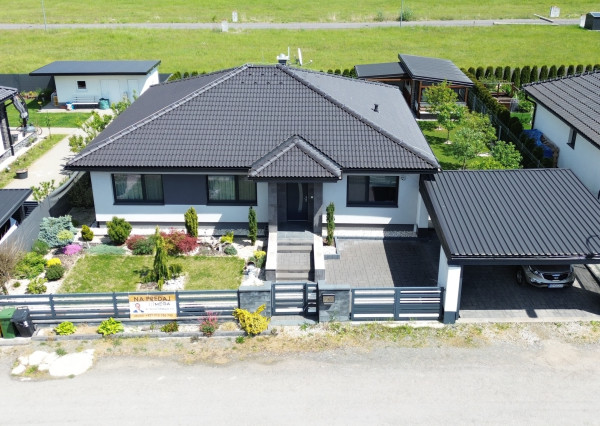 PREDANÉ- Na predaj bungalov v obci Lackovce