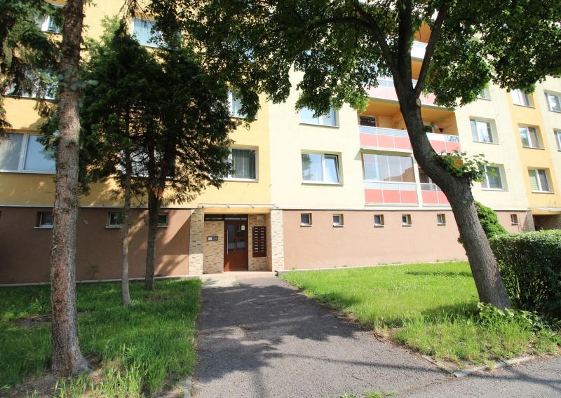 Predané - Na predaj veľký 3 izbový byt na Mierovej ulici v meste Humenné