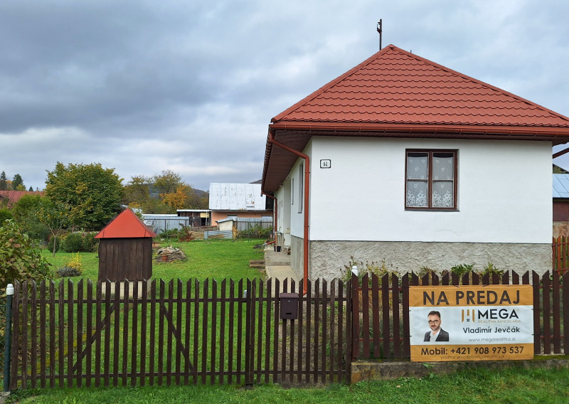 PREDANÉ - RODINNÝ DOM - CHALUPA v obci HABURA