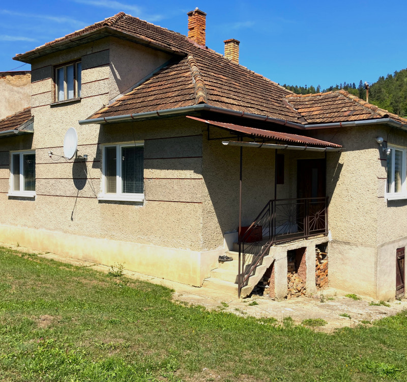 Exkluzívne na predaj rodinný dom v obci Prakovce