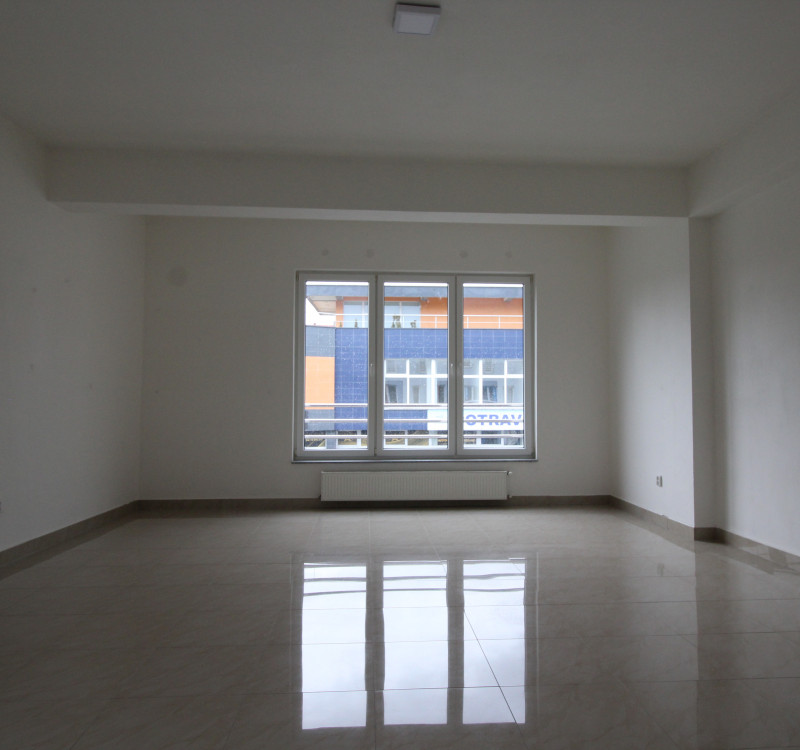 PRENÁJOM obchodného priestoru v centre mesta Humenné - 44 m2