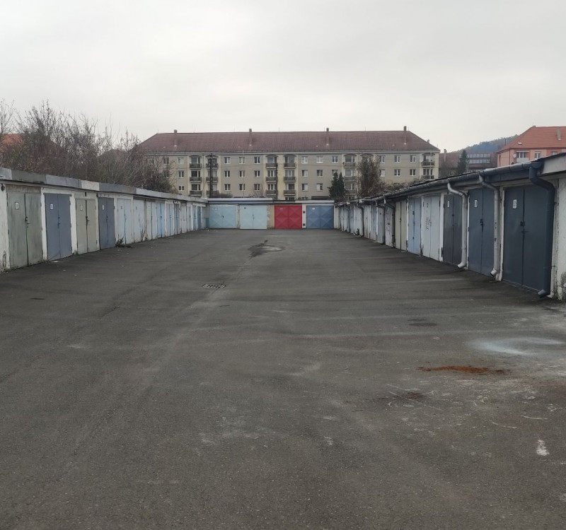 PRENAJATÉ - GARÁŽ na sídlisku 3 HUMENNÉ